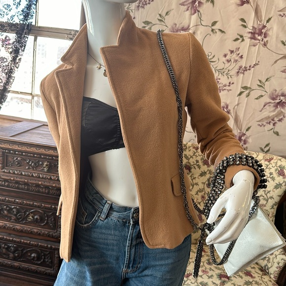 Vintage Camel Wool cashmere lined Jacket XS Fitted snuggly Very warm No closure - Picture 3 of 15